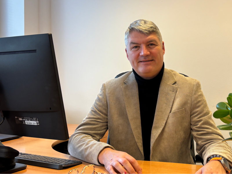 Igor Hostnik 800